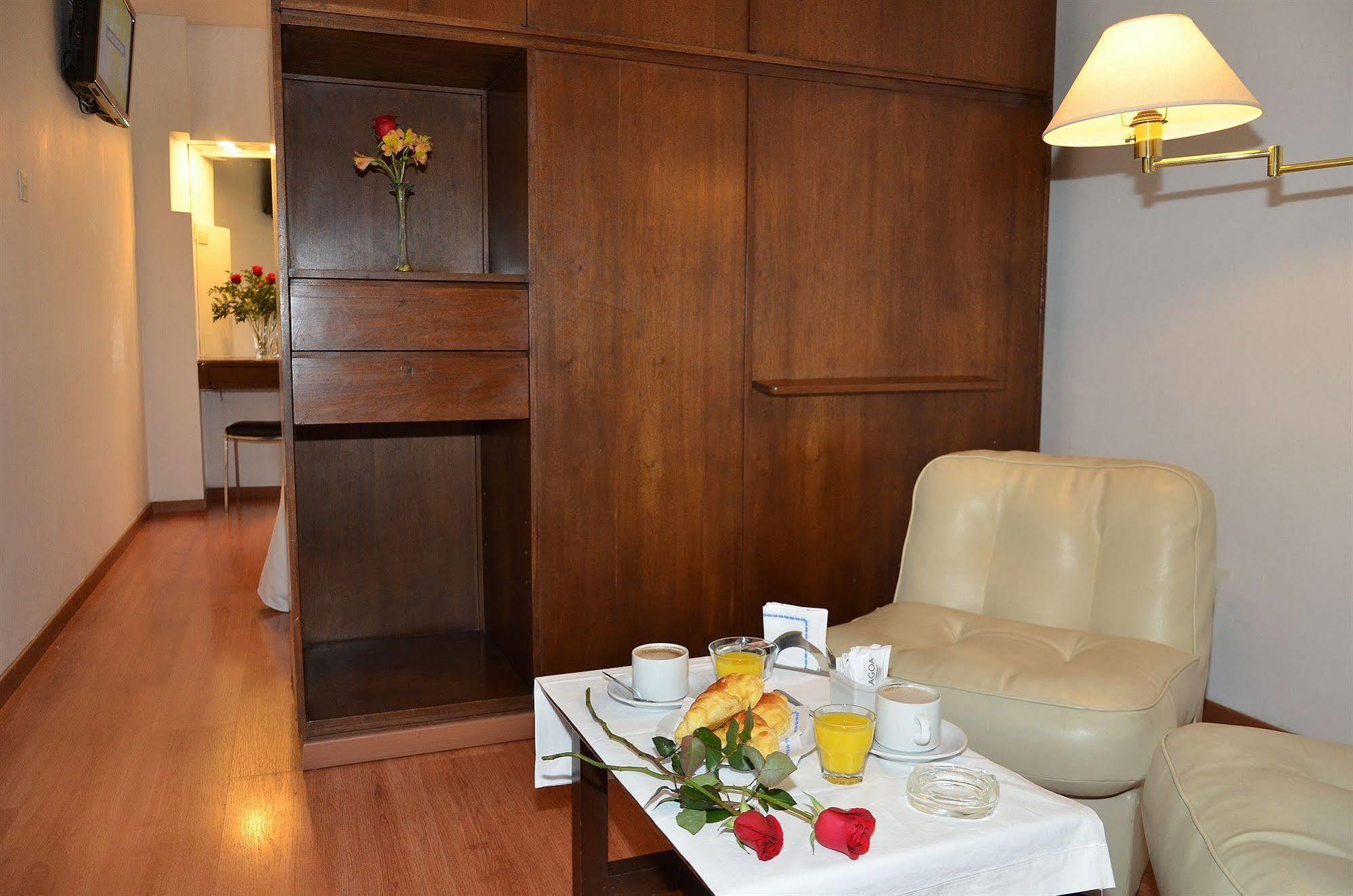 Ecuador Hotel Buenos Aires Esterno foto