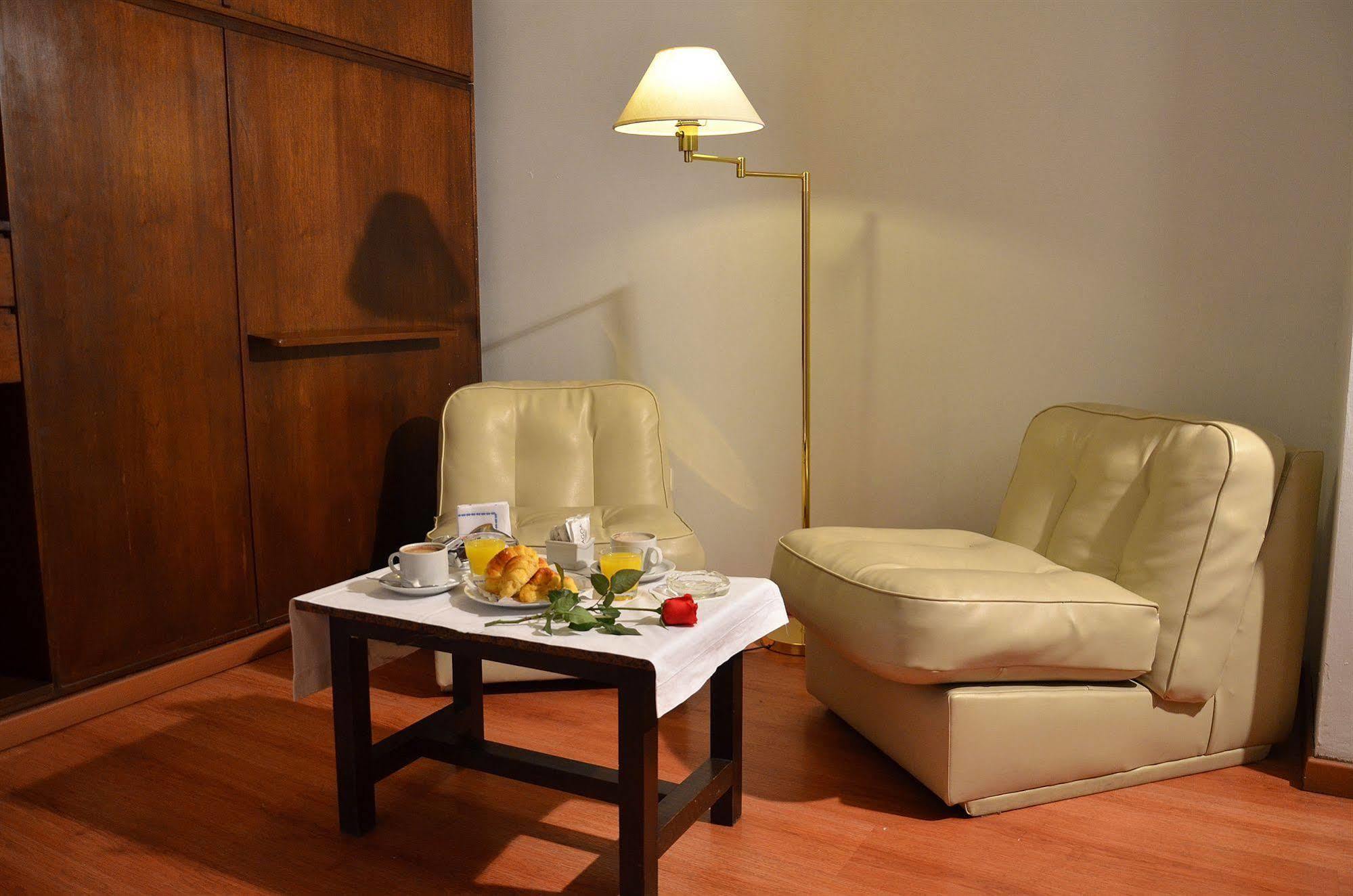 Ecuador Hotel Buenos Aires Esterno foto