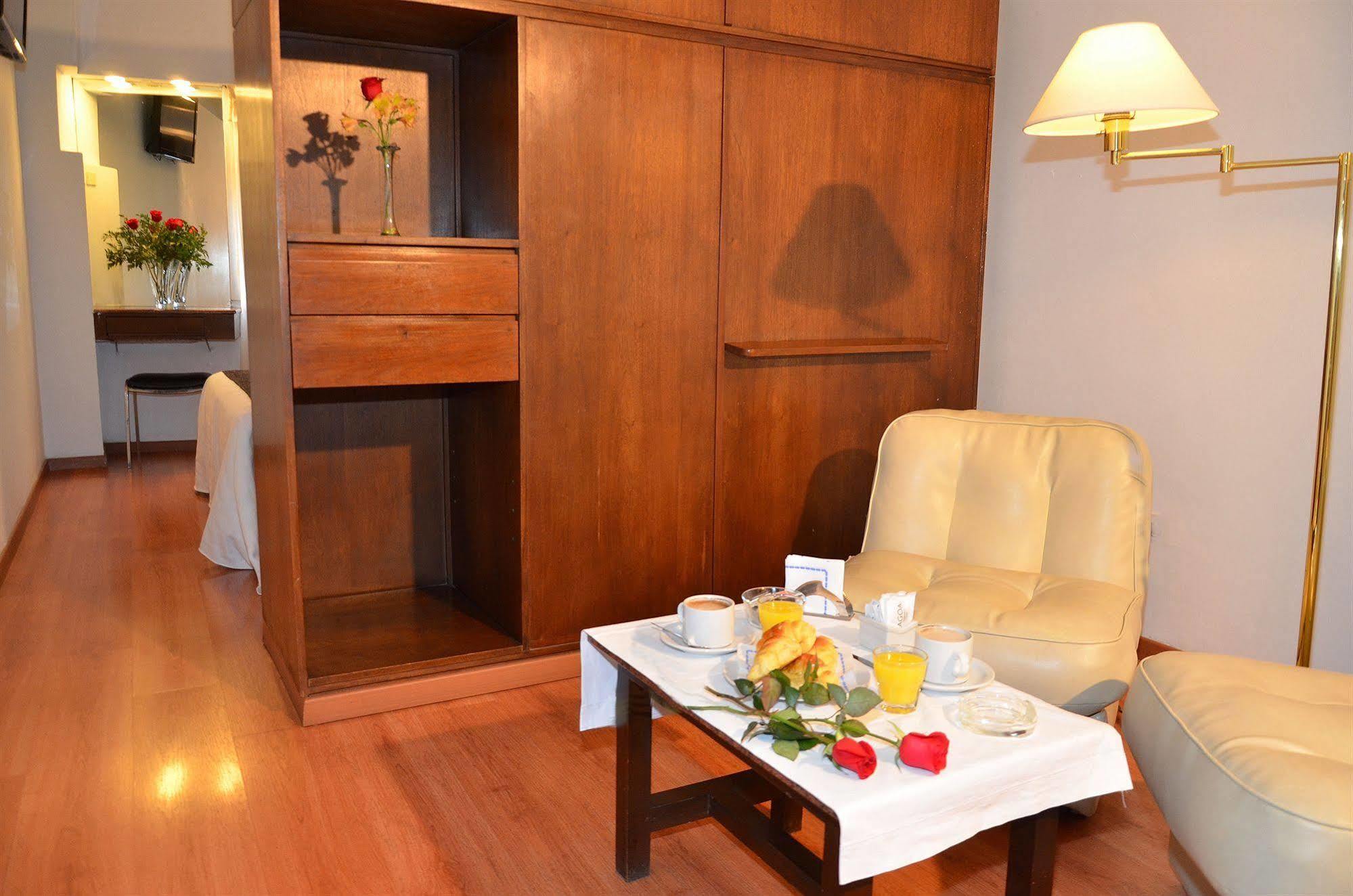 Ecuador Hotel Buenos Aires Esterno foto